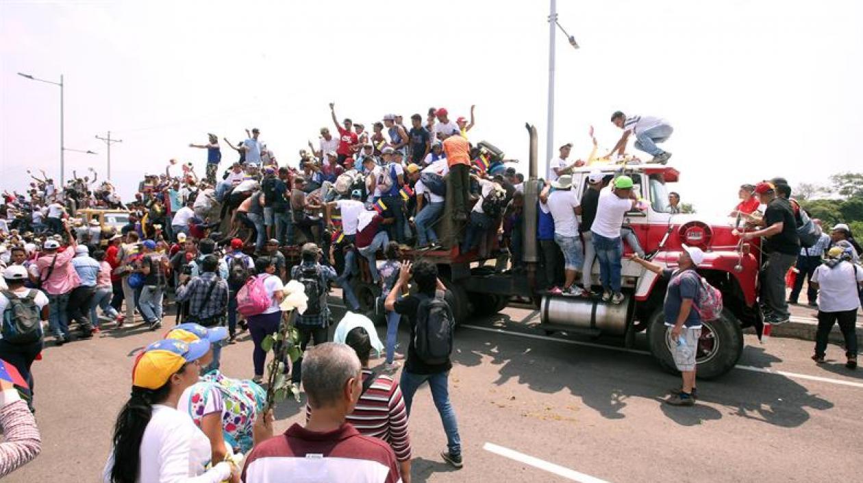 Imagen del Puente Simón Bolívar este sábado.