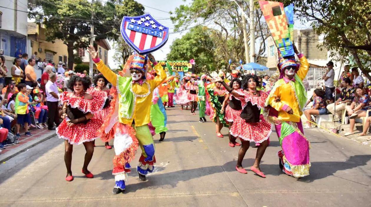 Los exhabitantes de la calle durante su aplaudido desfile.