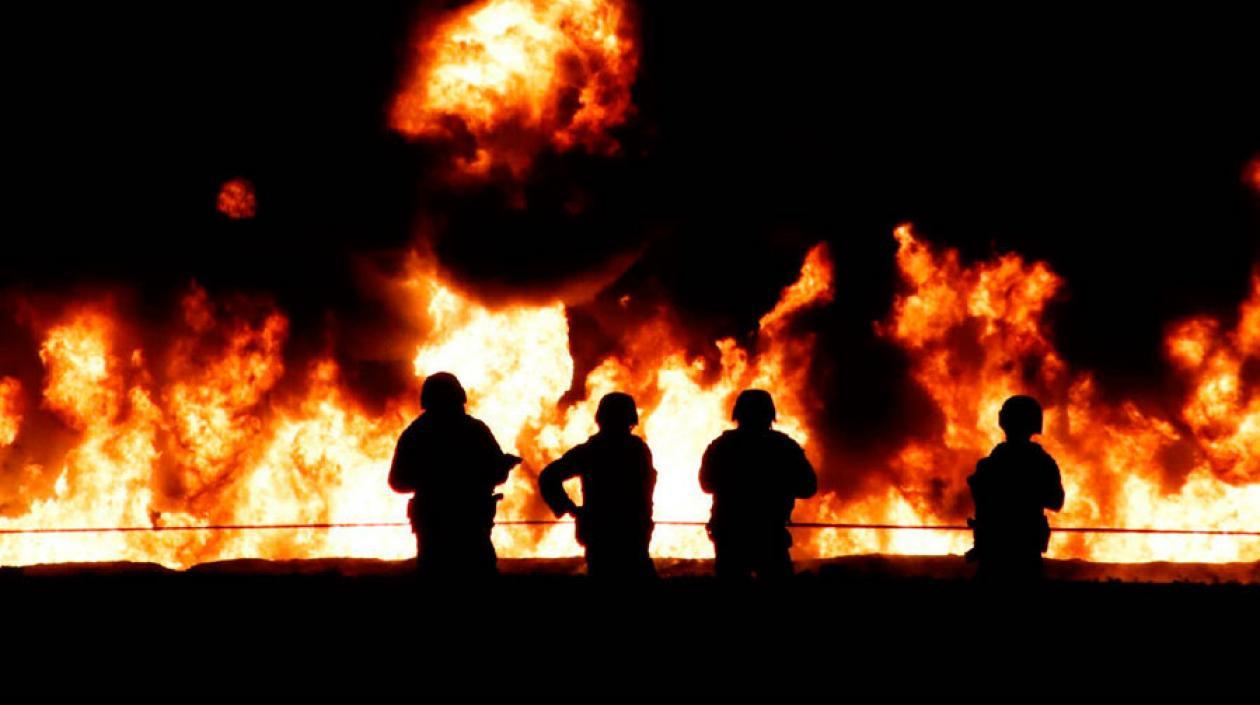 El fuego poco después de la explosión.