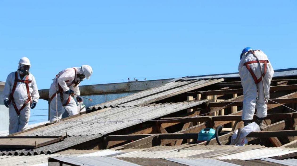 Muchos países ya retiran el asbesto y lo prohibieron hace muchos años.