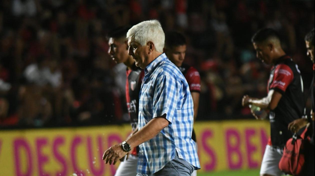 Julior Comesaña, técnico de Colón. 