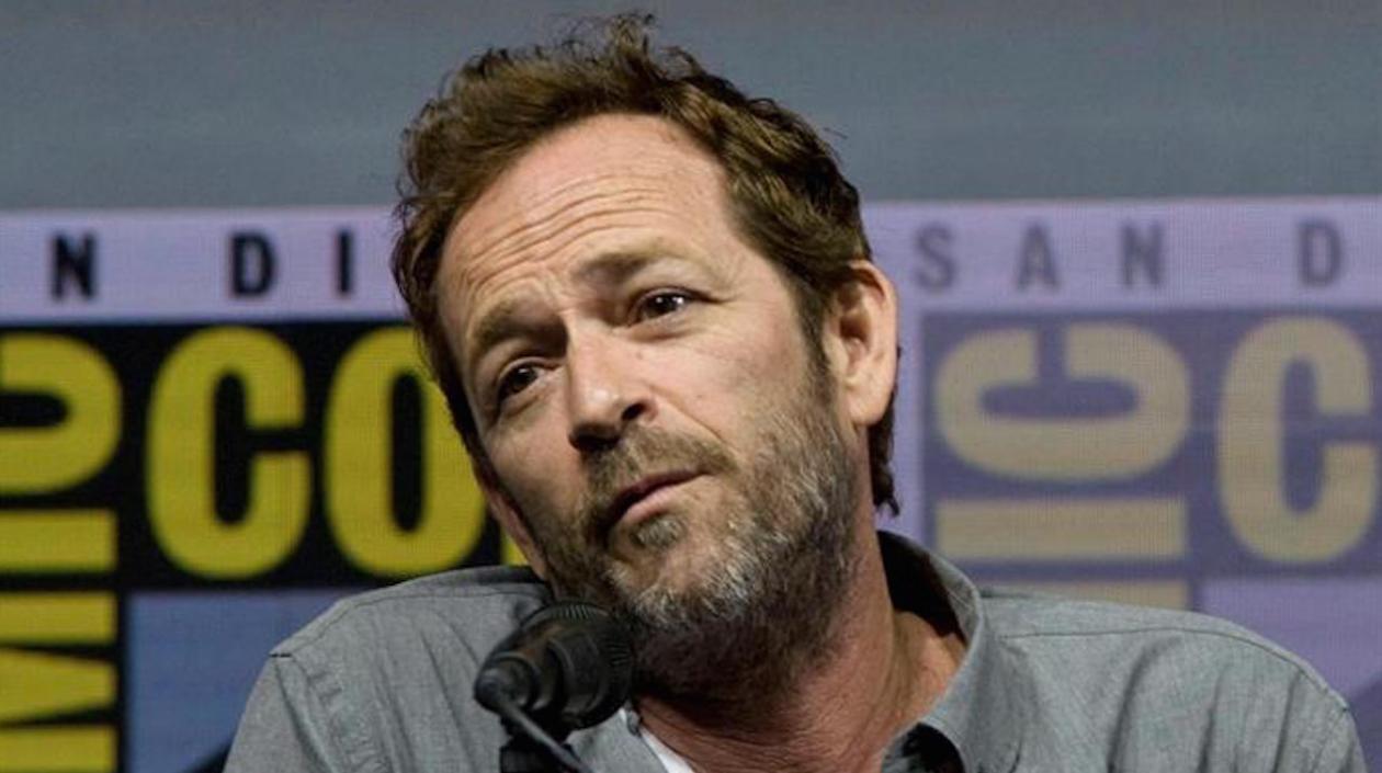 Luke Perry, conocido por la serie "Beverly Hills, 90210", falleció este lunes a los 52 años tras sufrir un derrame cerebral la semana pasada. 
