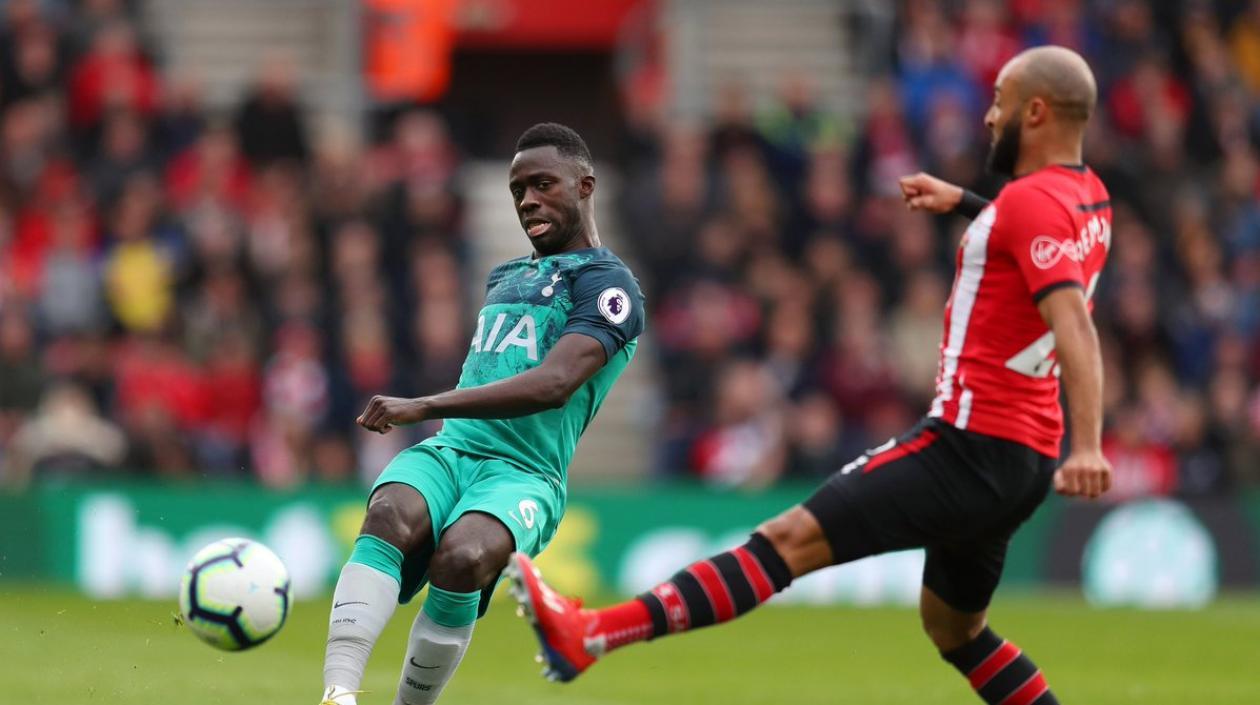 Davison Sánchez en acción del partido. 