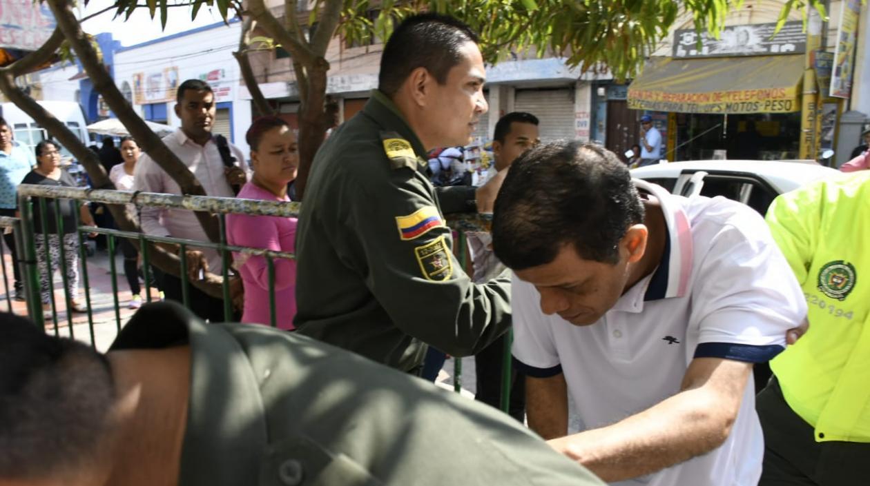 Ex alcalde de Puerto Colombia Carlos Altahona, capturado por presunta explotación sexual con menores.