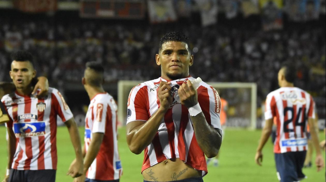 El defensor Rafael Pérez.