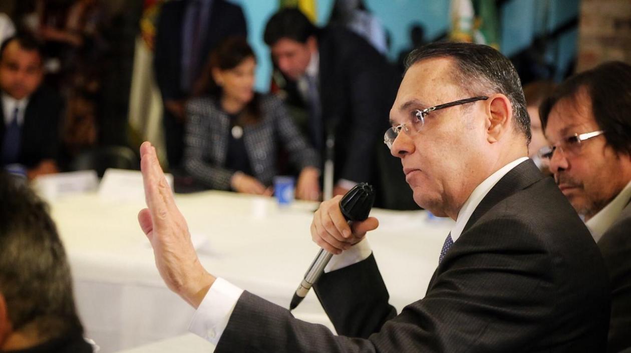 Efraín Cepeda, senador.