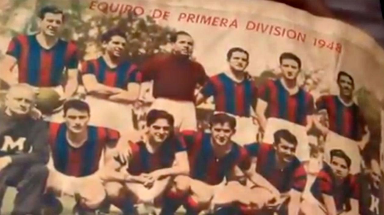 Efraín Sánchez luciendo la camiseta de San Lorenzo de Almagro.