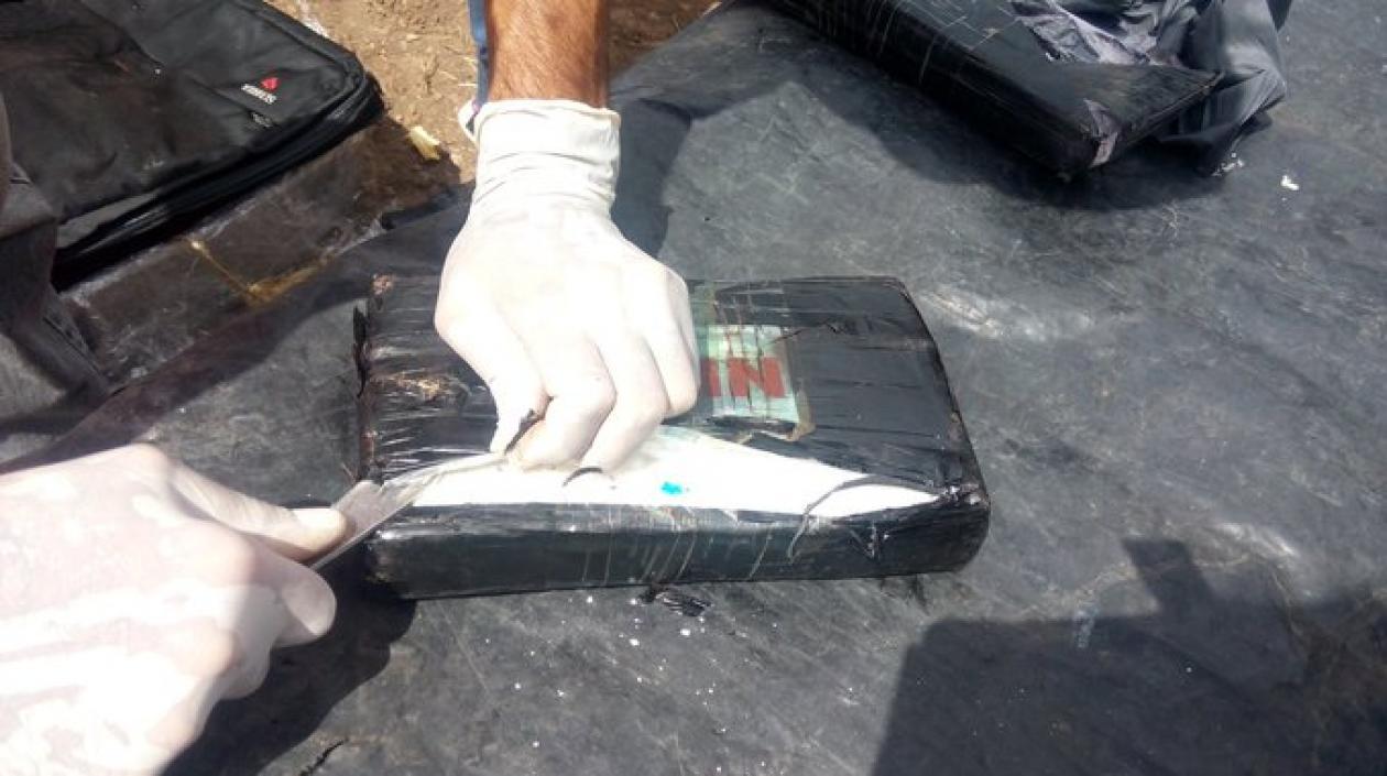 Dos militares fueron capturados con 210 kilos de cocaína en Risaralda.