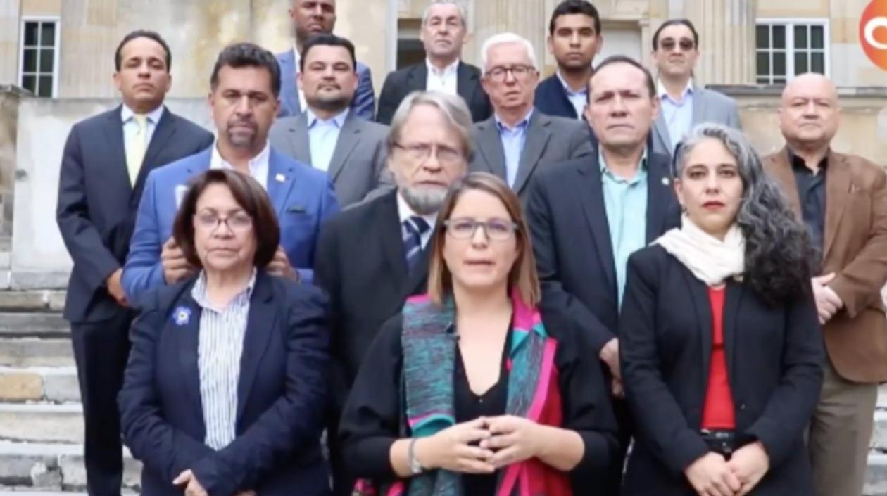 Juanita Goebertus, representante a la Cámara, fue la vocera de la oposición.