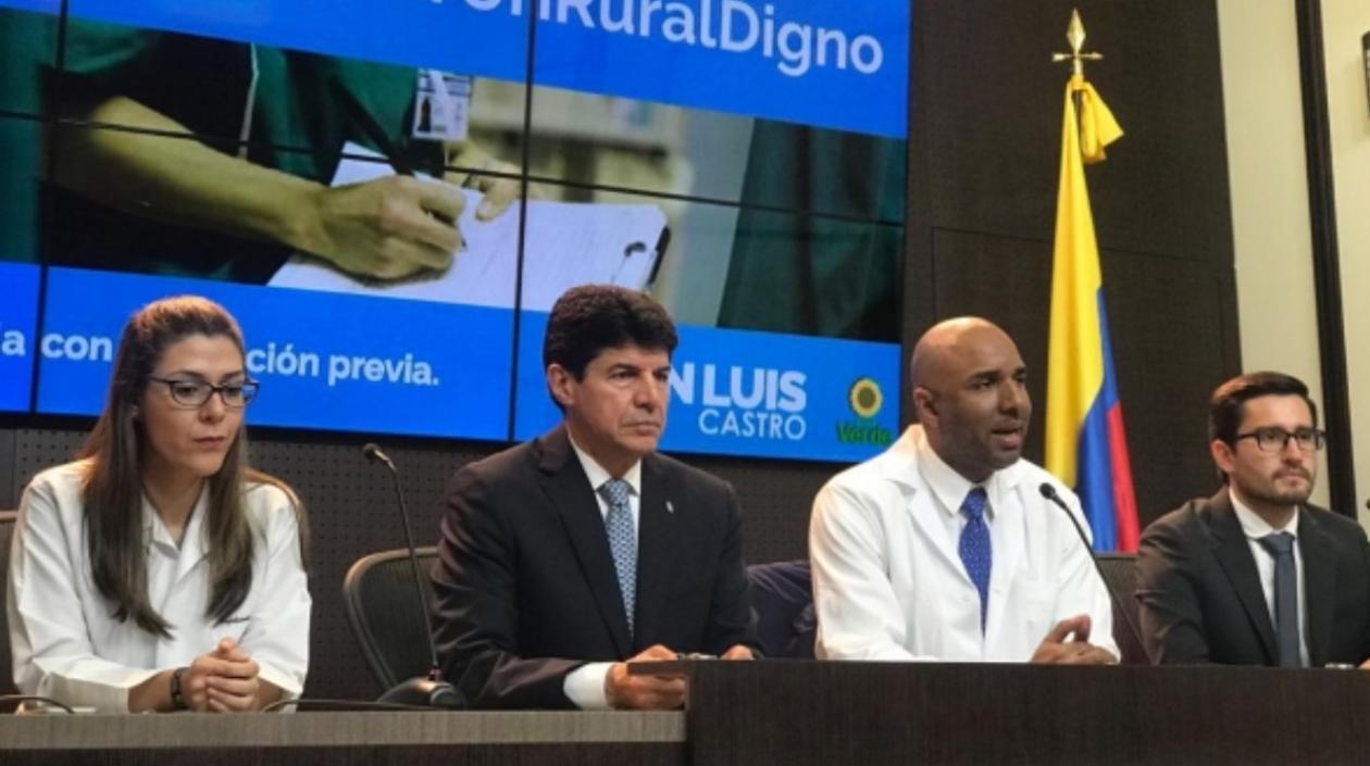 El senador Juan Luis Castro en la presentación del Proyecto.