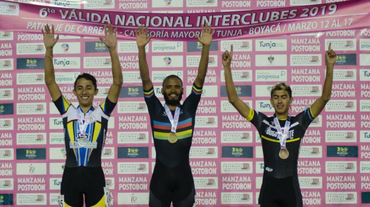 Alex Cujavante se estrenó con medalla de oro. 
