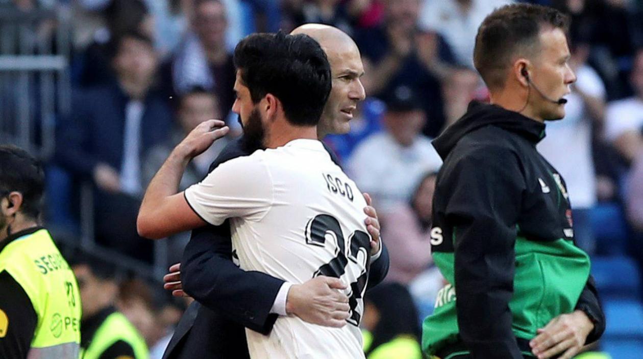 Zinedine Zidane e Isco. 
