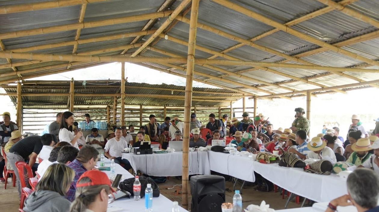 El gobierno e indigenas iniciaron hoy el terces día de diálogos.