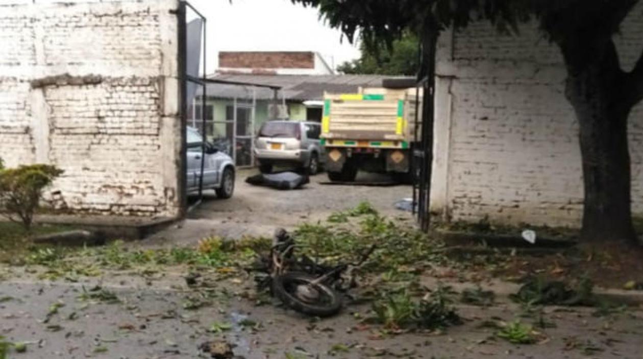 La motocicleta explotó en un parqueadero al lado de la Alcaldía de Miranda, Cauca.
