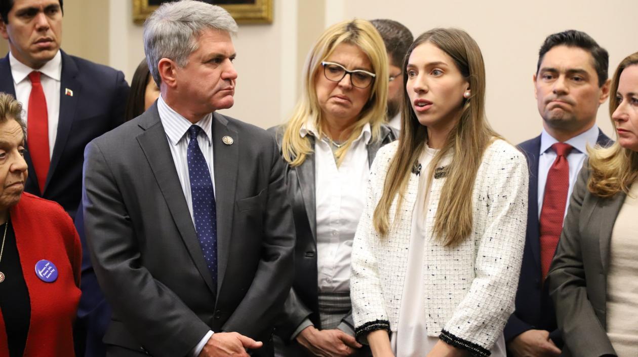 Michael McCaul con Fabiana Rosales, esposa de Juan Guaidó.