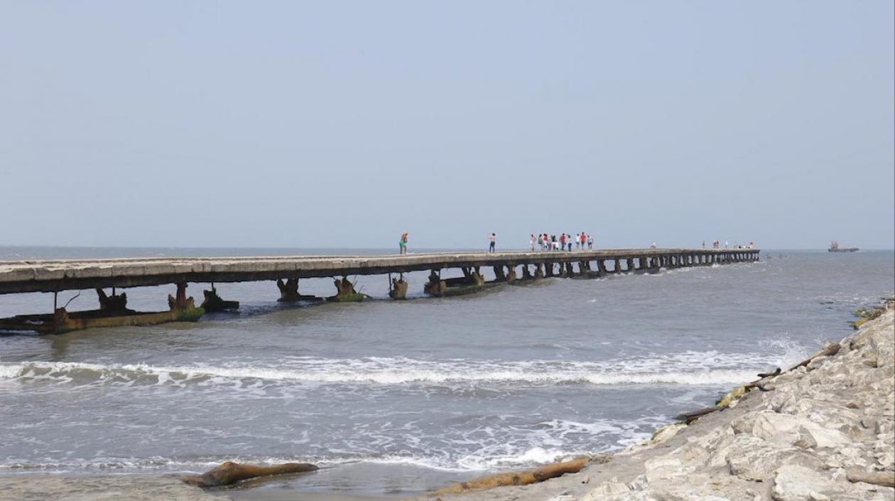 La reconstrucción del muelle también requiere la revisión de los diseños originales.