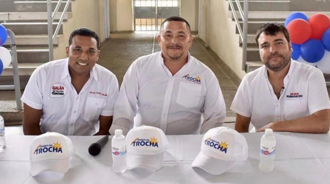 Óscar David Galán, candidato a la Gobernación del Atlántico; el concejal  José Trocha y el candidato a la Alcaldía de Barranquilla, Jaime Pumarejo.