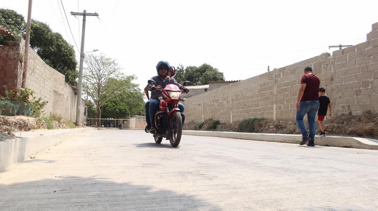 Pavimentación de 10 mil metros lineales de vía