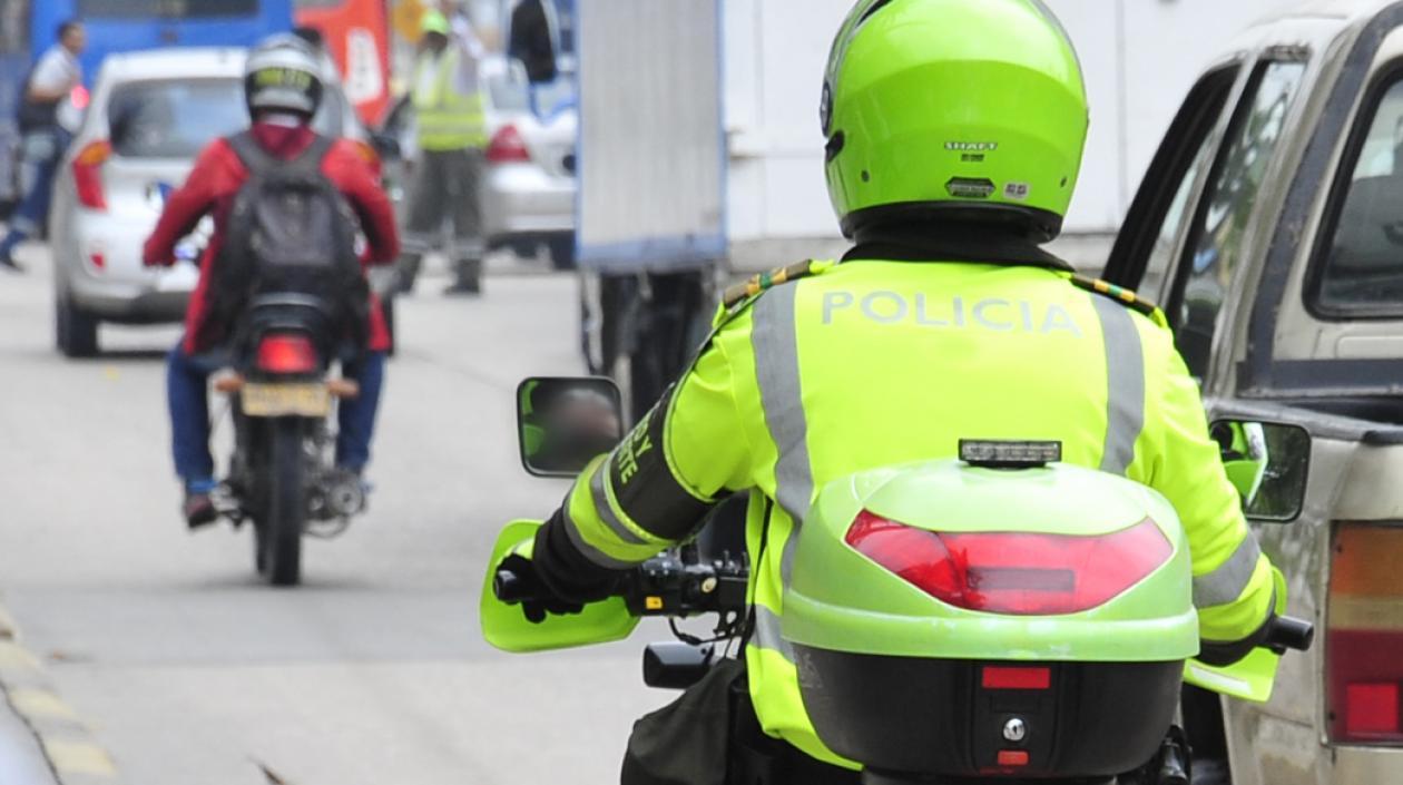 El policía fue capturado en Bogotá.