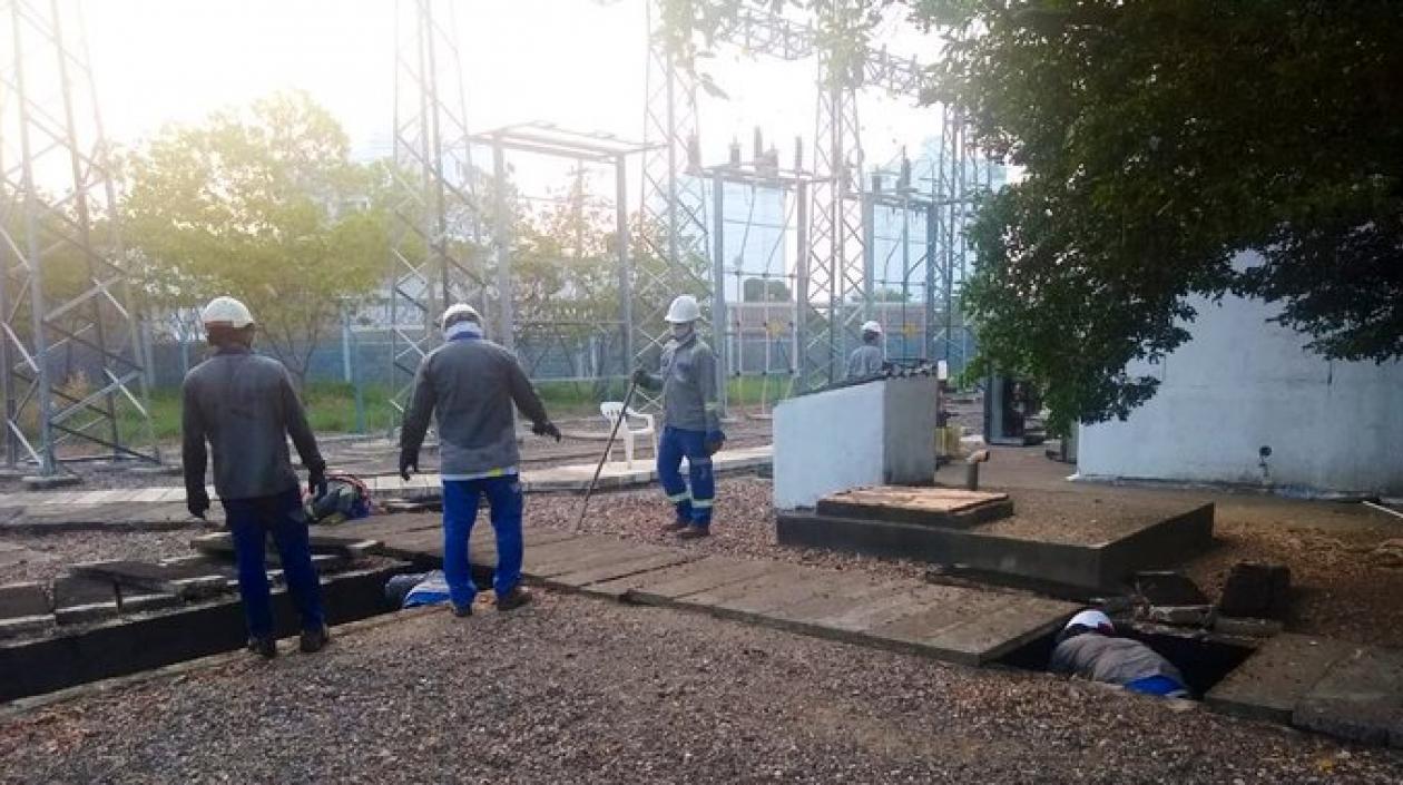 Técnicos trabajaron ininterrumpidamente para garantizar la prestación del servicio de energía.