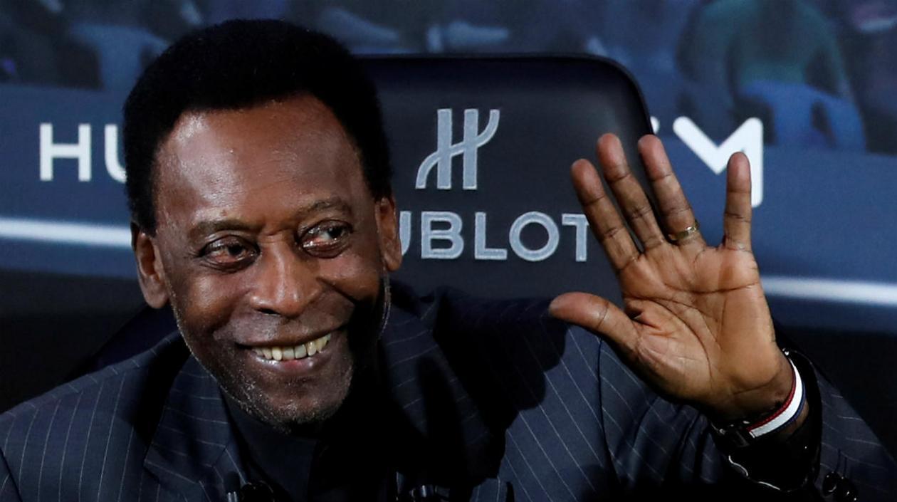 Pelé, leyenda del fútbol y a menudo definido como el mejor jugador de la historia.