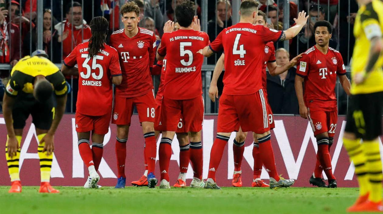Jugadores del Bayern celebran una de las anotaciones. 