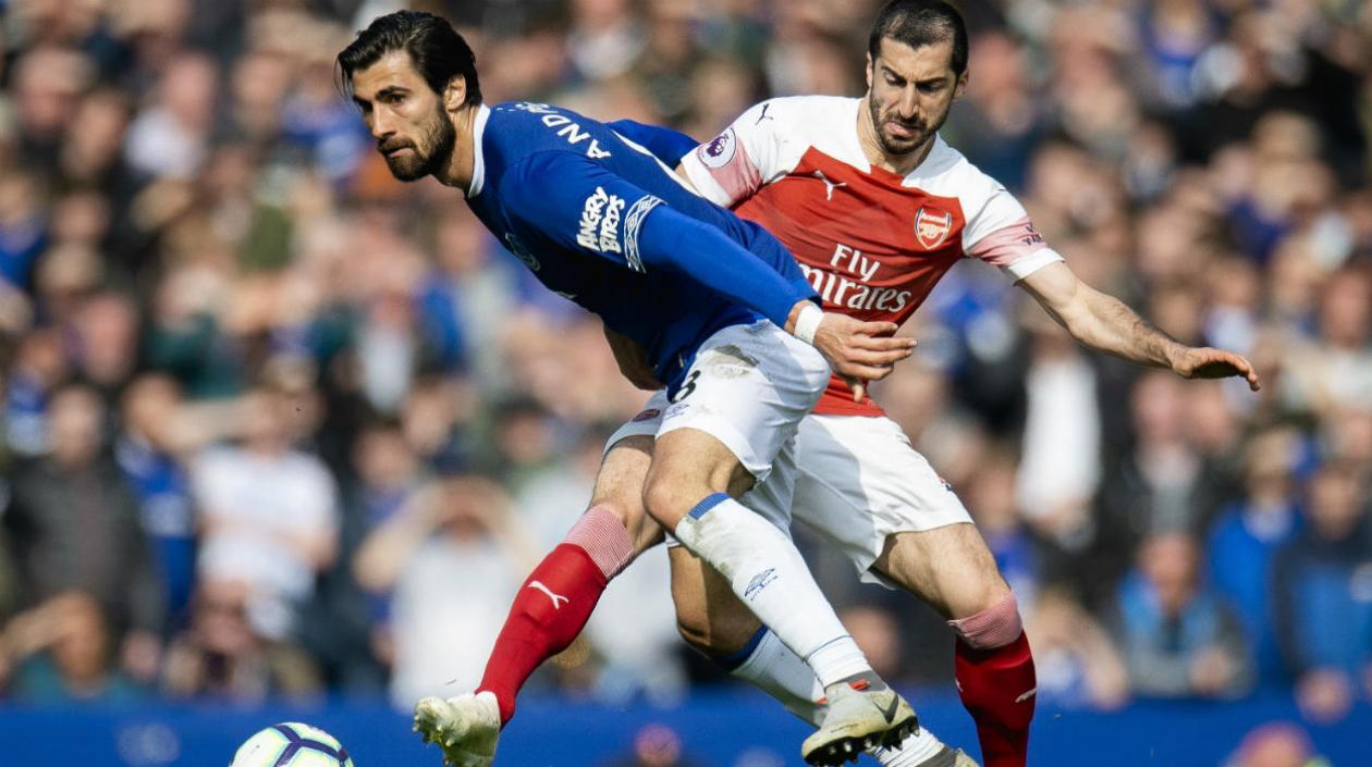 Andre Gómes y Henrikh Mkhitaryan.