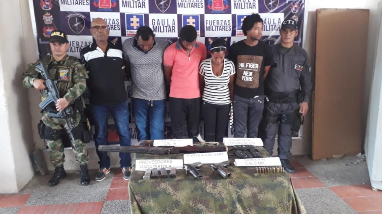 Los cinco capturados.