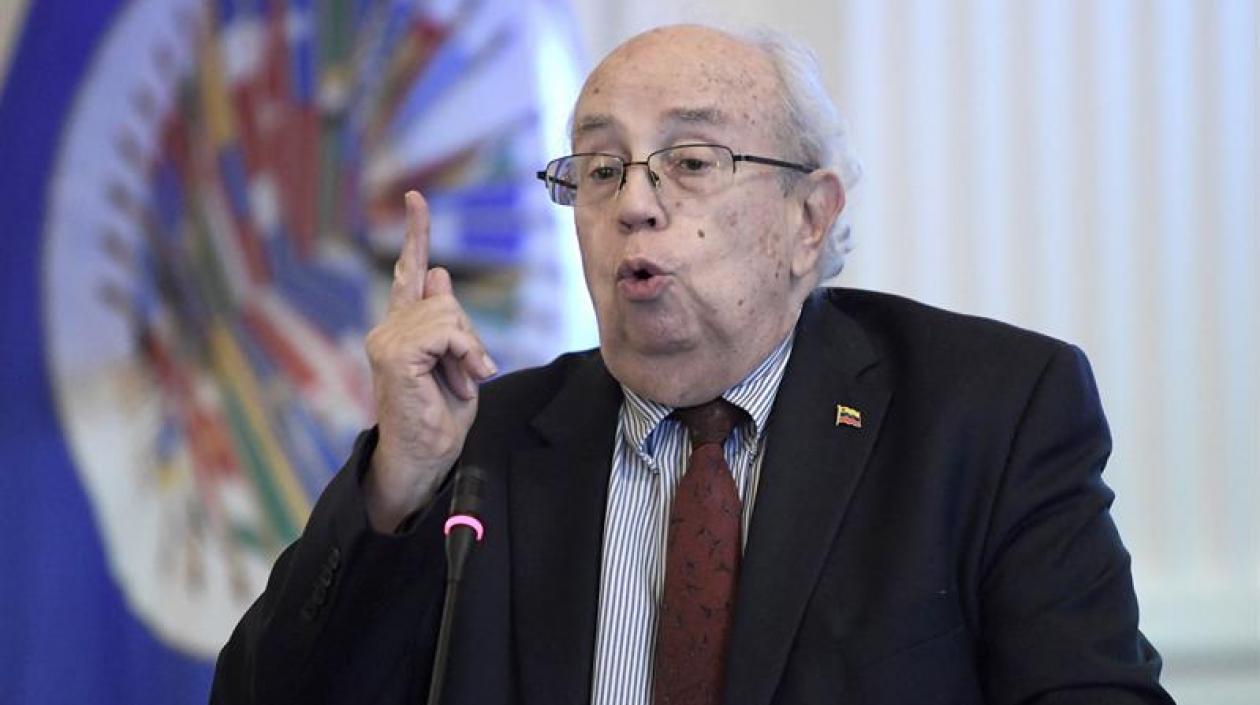 El representante Gustavo Tarre.