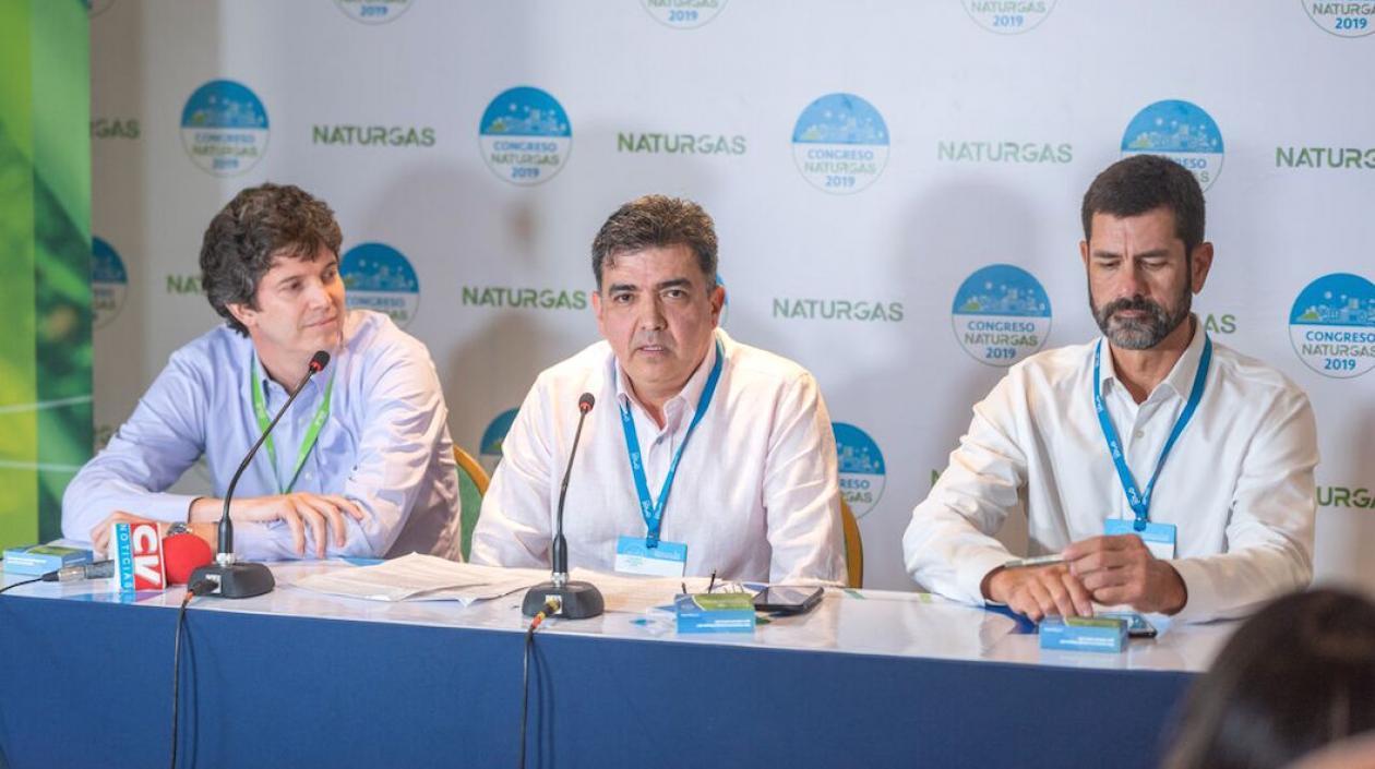 Mauricio Ramírez, Gerente de Gases de Occidente; Wilson Chinchilla, vicepresidente de Operaciones de Promigas y Santiago Mejía, Gerente de Surtigas.