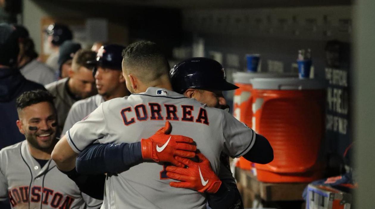 Los Astros de Houston celebran, tras una anotación. 