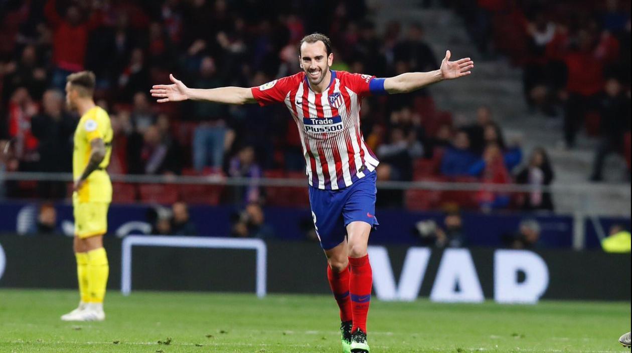 Diego Godín, defensa uruguayo. 