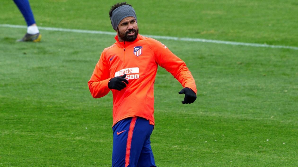 Diego Costa se entrena con el Atlético de Madrid. 