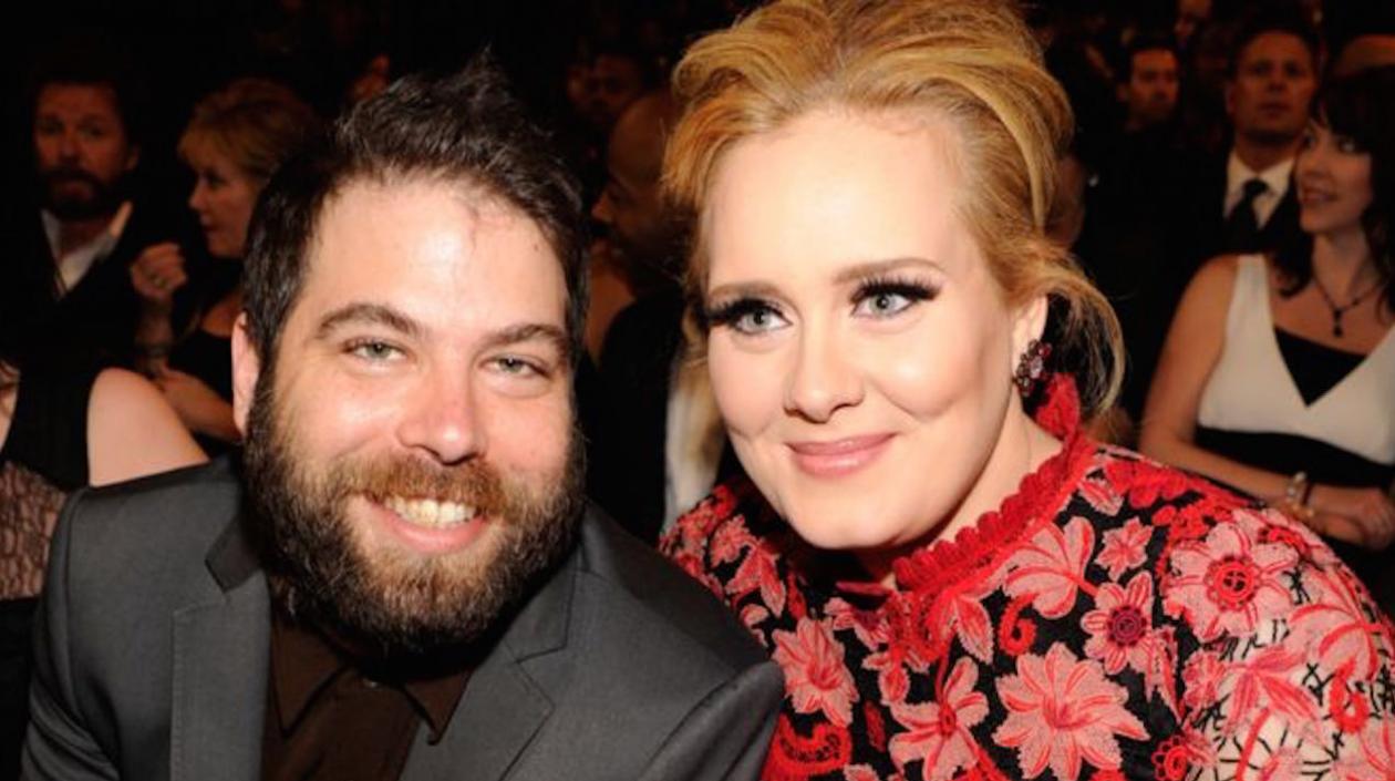 Adele, en compañía del padre de su hijo, Simon Konecki.