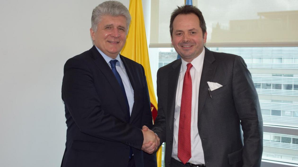 Miroslav Jenka y Carlos Ruiz Massieu.