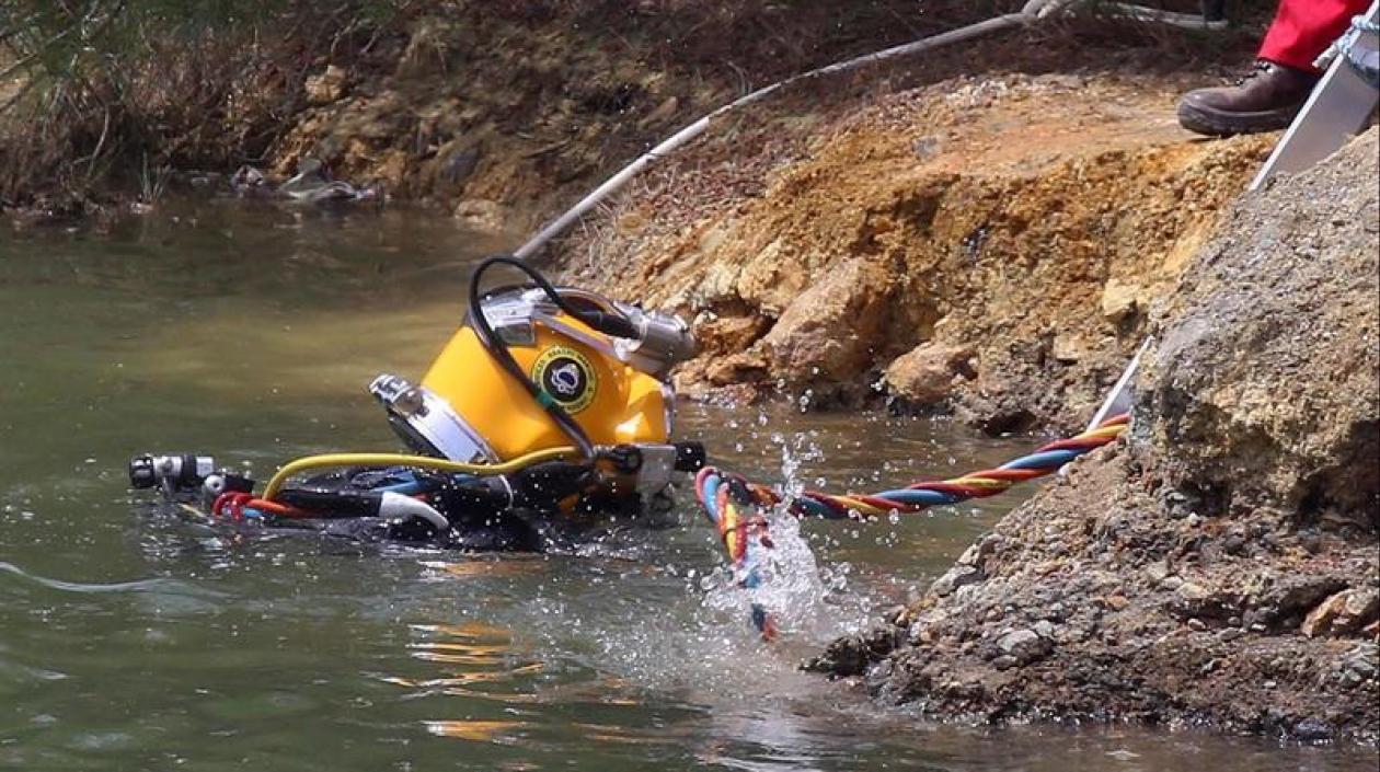 Hasta ahora la Policía ha encontrado tres cuerpos mientras continúa la búsqueda de otros cuatro.
