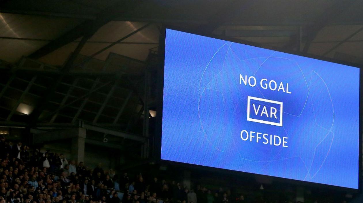 El VAR es el avance tecnológico más reciente en el fútbol. 