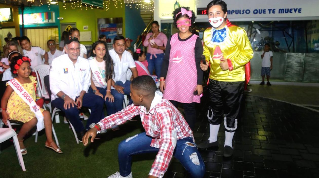 Presentaciones durante la jornada con los niños.