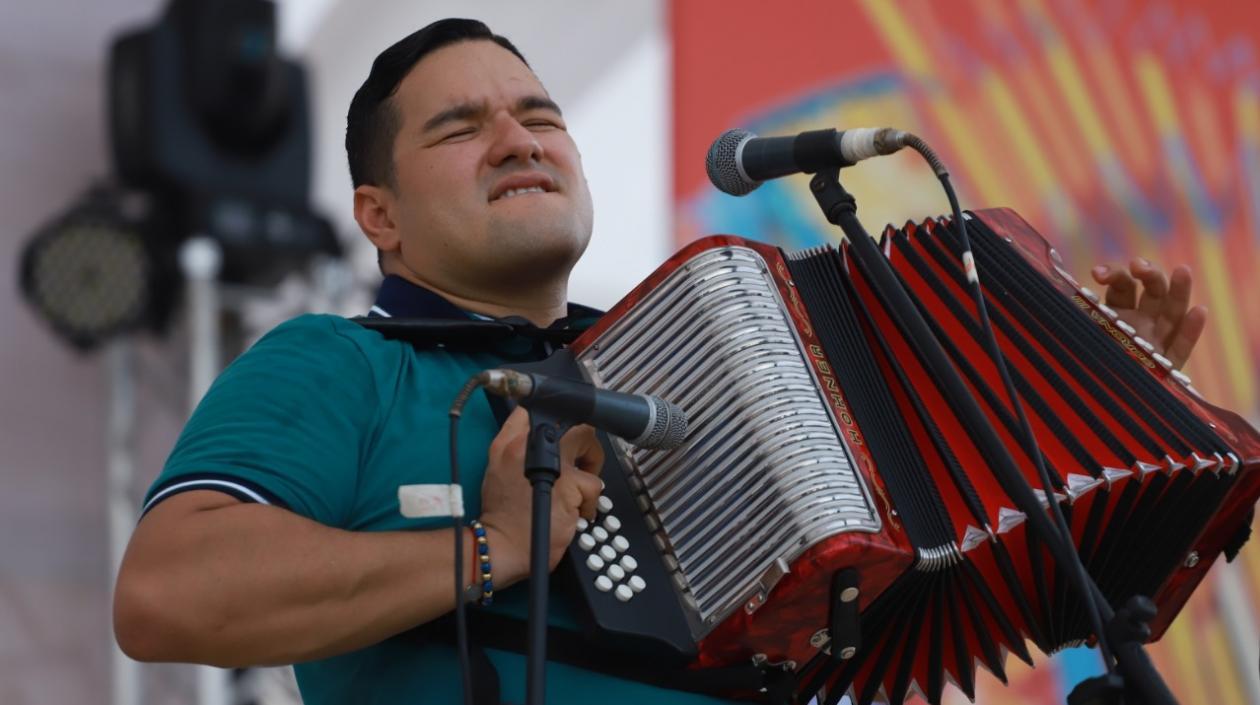El acordeonero Rodolfo De La Valle.