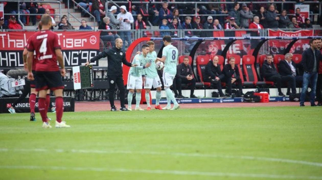 James en el momento que ingresa a la cancha. 