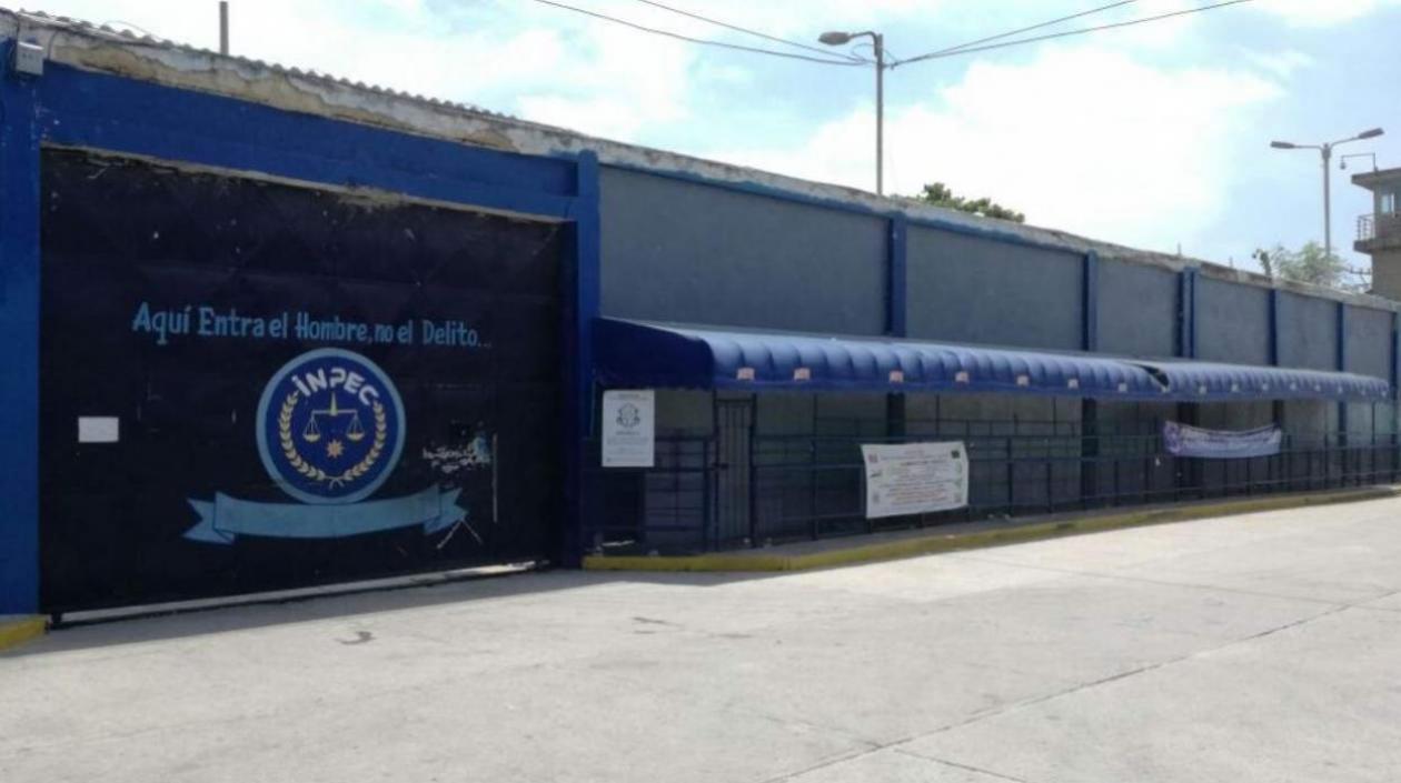 Los dos presuntos ladrones fueron cobijados con medida de aseguramiento en la Penitenciaría El Bosque.