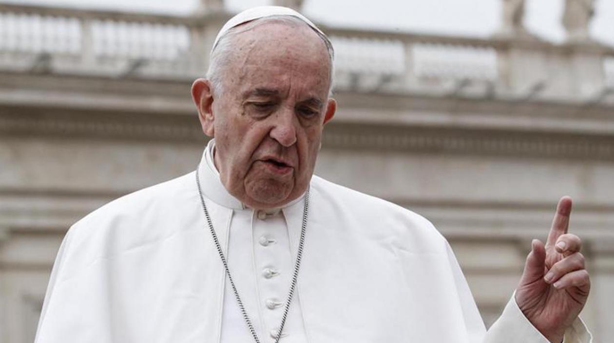 Papa Francisco pidió a los peluqueros no ceder a la tentación del chismorreo.