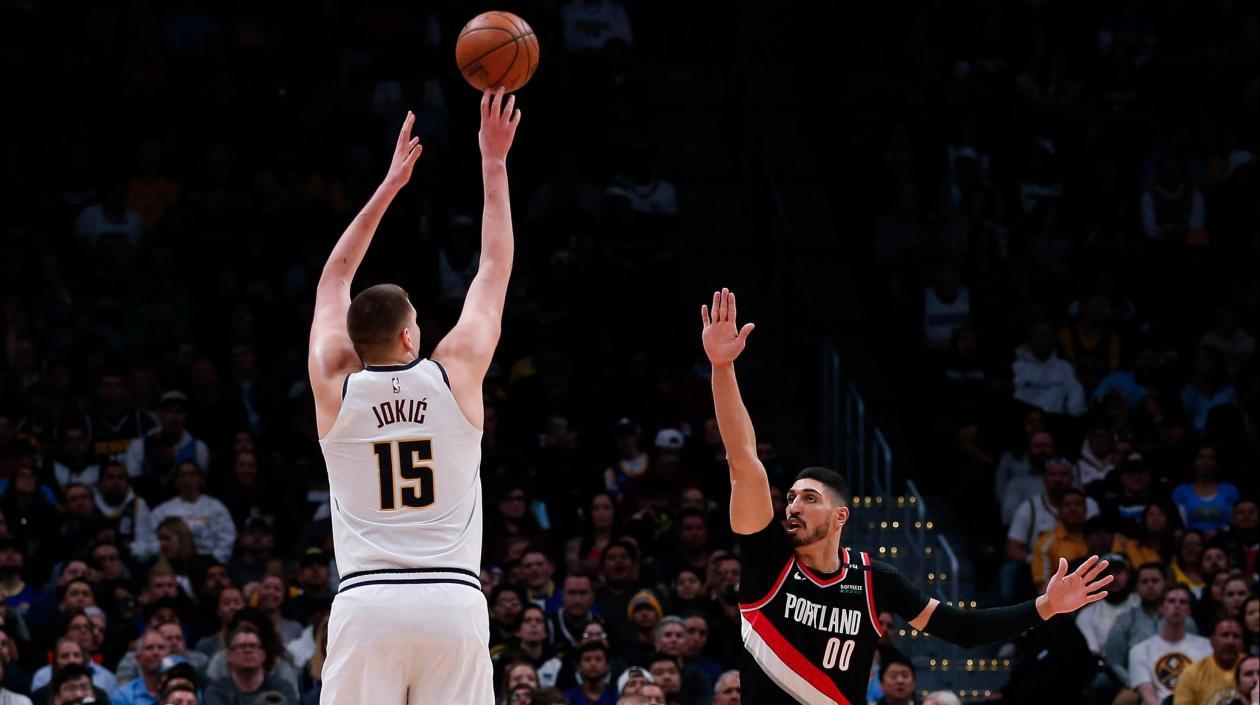 Nikola Jokic gran protagonista del juego. 