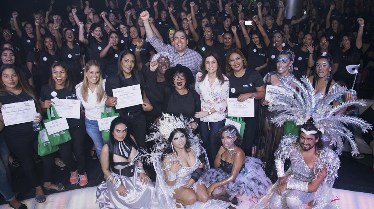 La Primera Dama en un acto de graduación de mujeres.