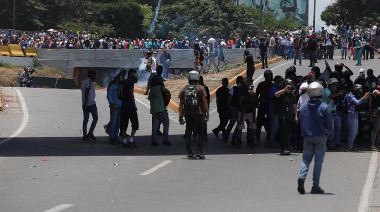 La tensión en las calles continúa.