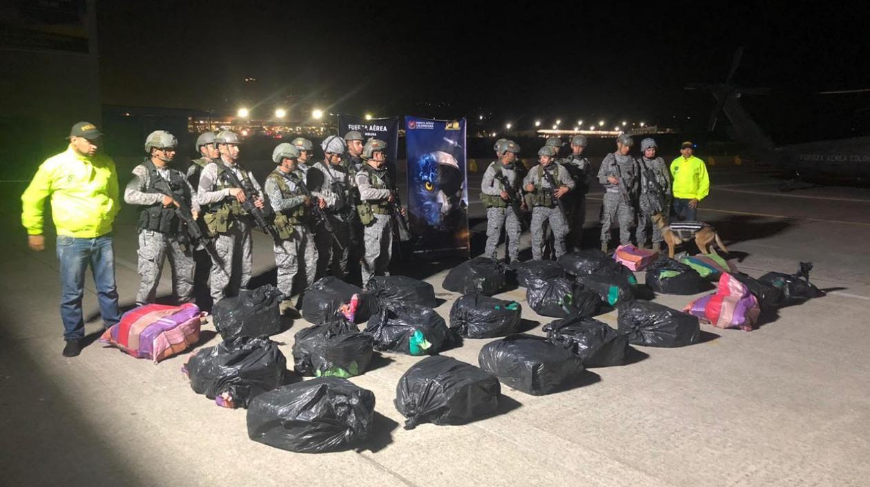 Clorhidrato de cocaína incautado por la Fuerza Aérea en Chocó.