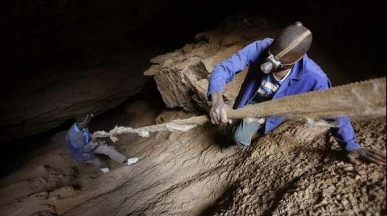 Hasta 4.000 personas habían quedado atrapadas en la mina.