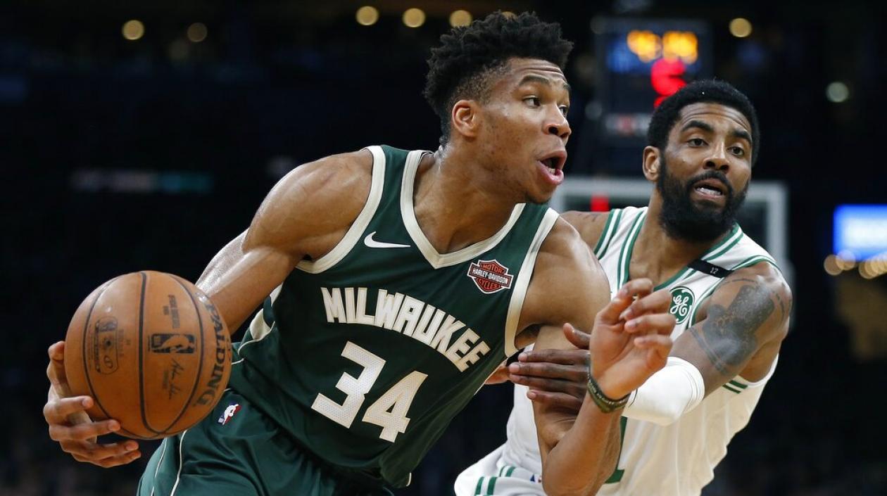 Giannis Antetokoumpo fue estelar para los Bucks. 