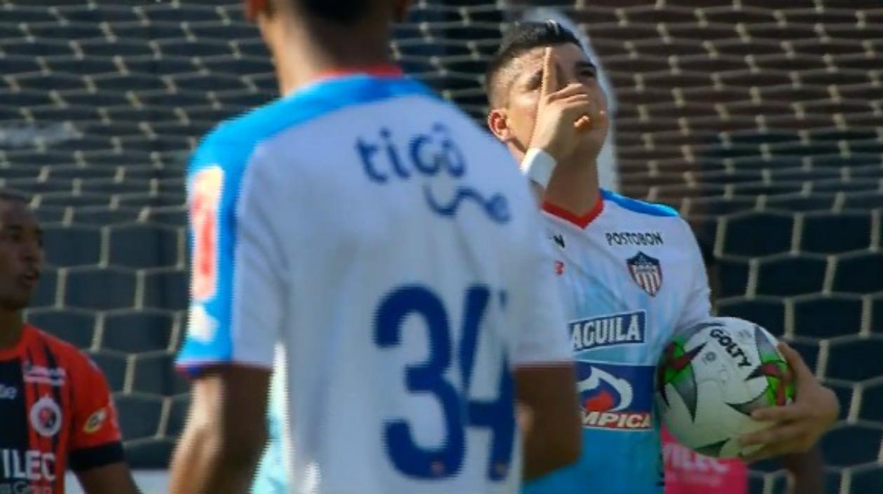 Michael Rangel celebra su gol. 