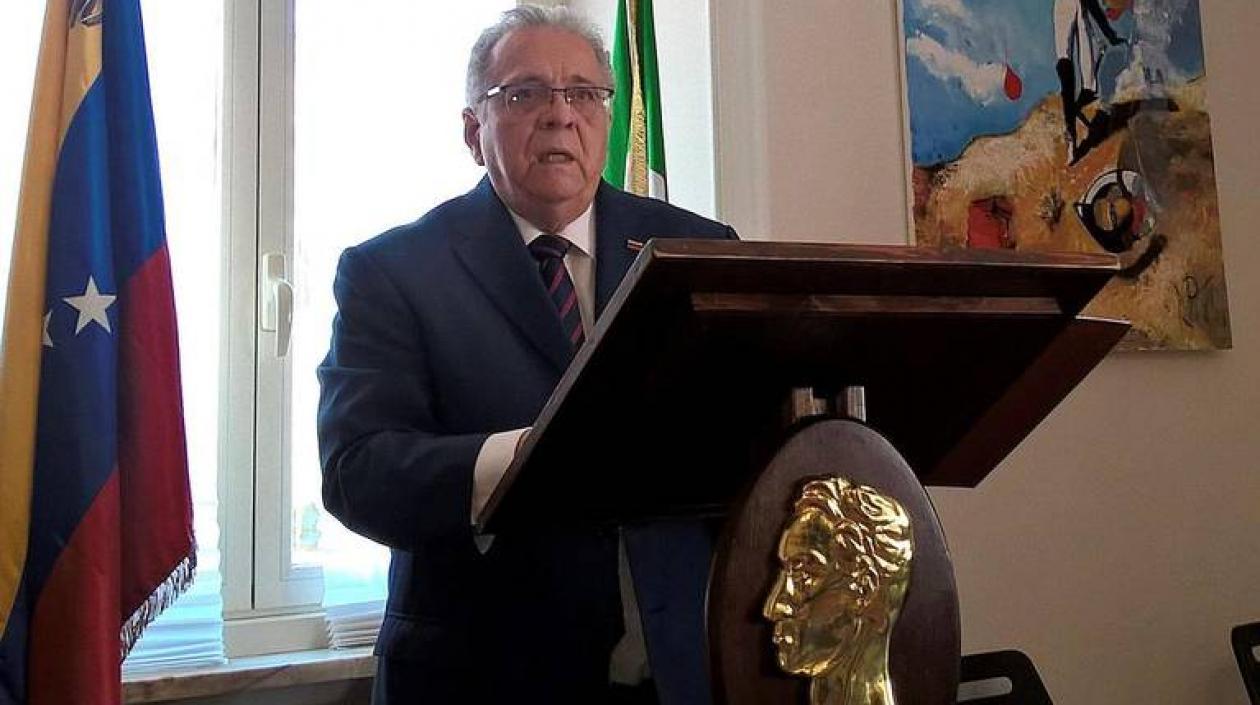 El embajador venezolano en Italia, Julián Isaías Rodríguez Díaz.